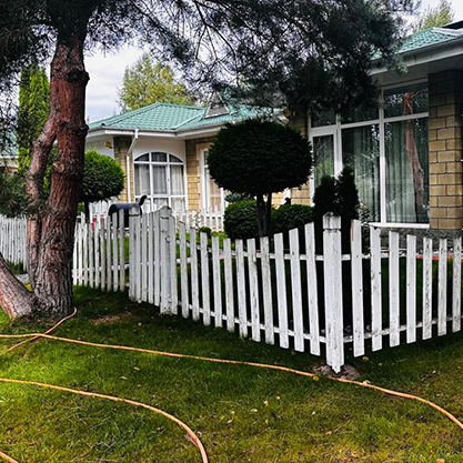 G9 KBL Farm Villa Picket Fence